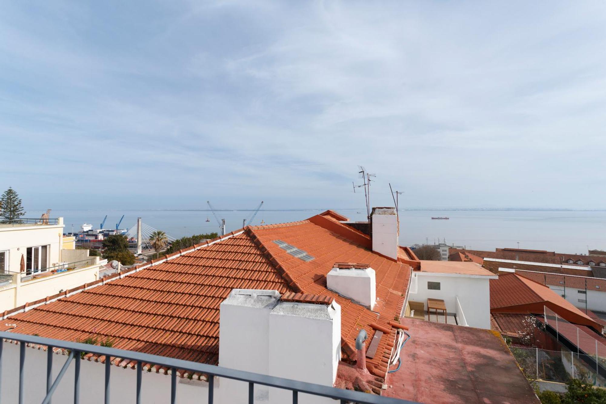 Barbadinhos In Historic Neighborhood Appartement Lissabon